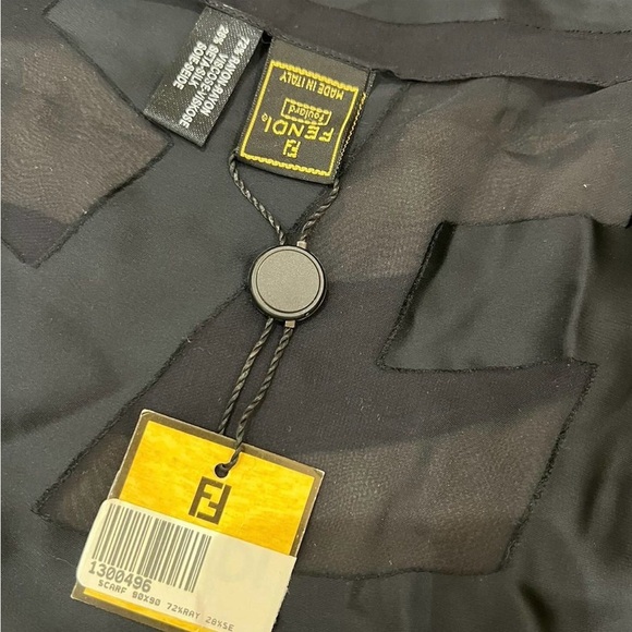AUTHENTIC Black Fendi scarf - Picture 4 of 7